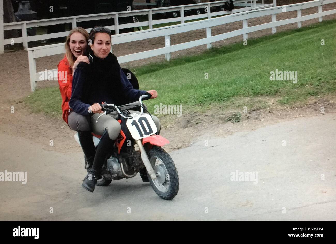 Kleines motorrad -Fotos und -Bildmaterial in hoher Auflösung – Alamy