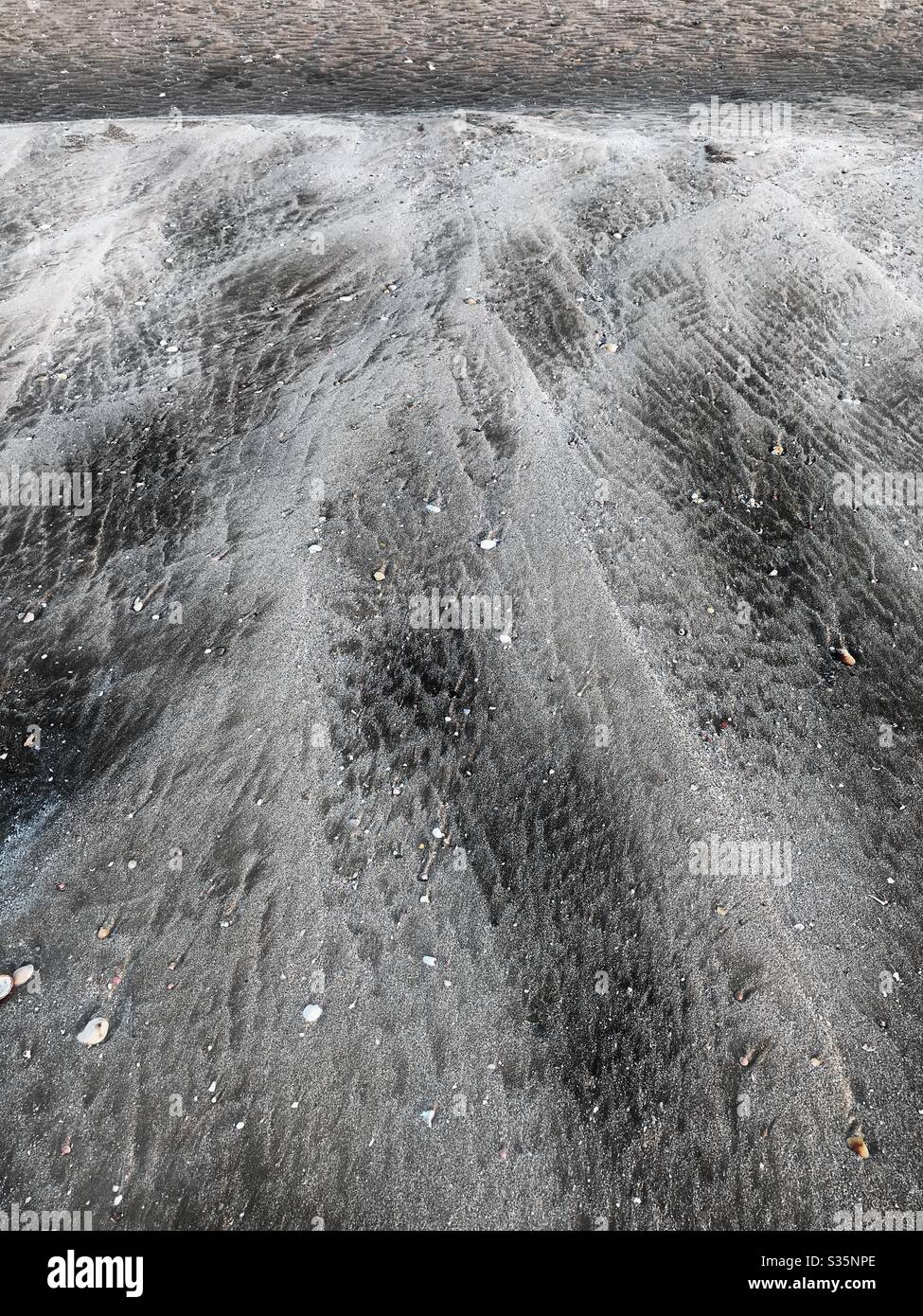 Abstract:Falten:-dunkel und hell - Smartphone-aufgenommenes Stockfoto