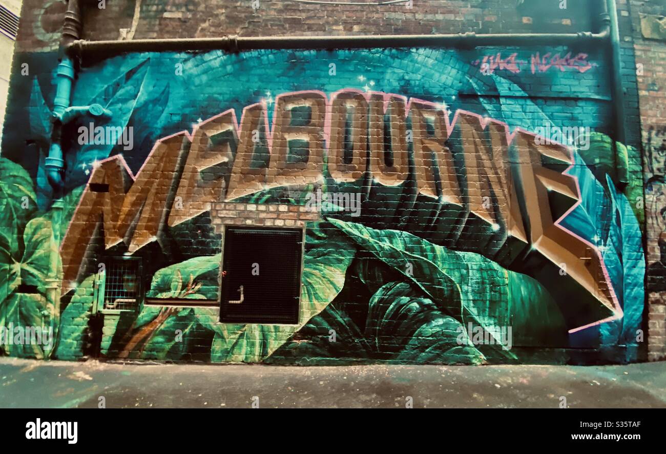 Wandgemälde in der AC/DC Lane in Melbourne, Australien, der sogenannten „Stencil Art Capital of the world“, bekannt für ihre Fülle an urbaner Kunst Stockfoto