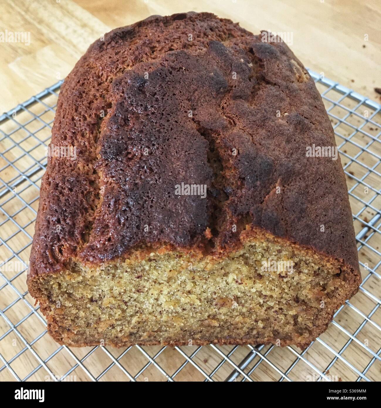 Selbstgemachte Banane Brot - Smartphone-aufgenommenes Stockfoto