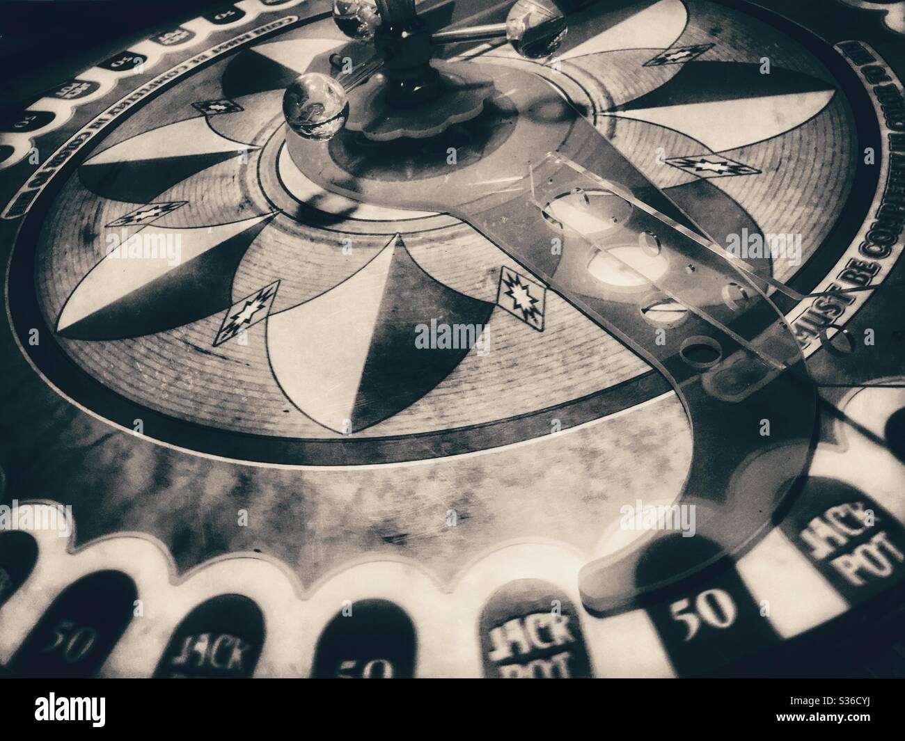 Arcade Geschicklichkeitsspiel in Sepia Ton - Smartphone-aufgenommenes Stockfoto
