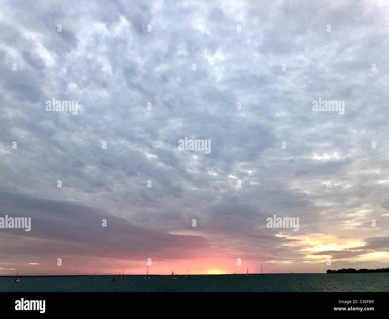 Sonnenuntergang an der Fannie Bay in Darwin, Northern Territory, Australien Stockfoto