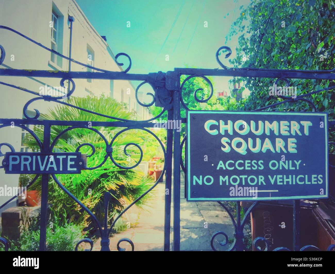 Beschilderung am Choumert Square, Peckham London SE15. - Smartphone-aufgenommenes Stockfoto