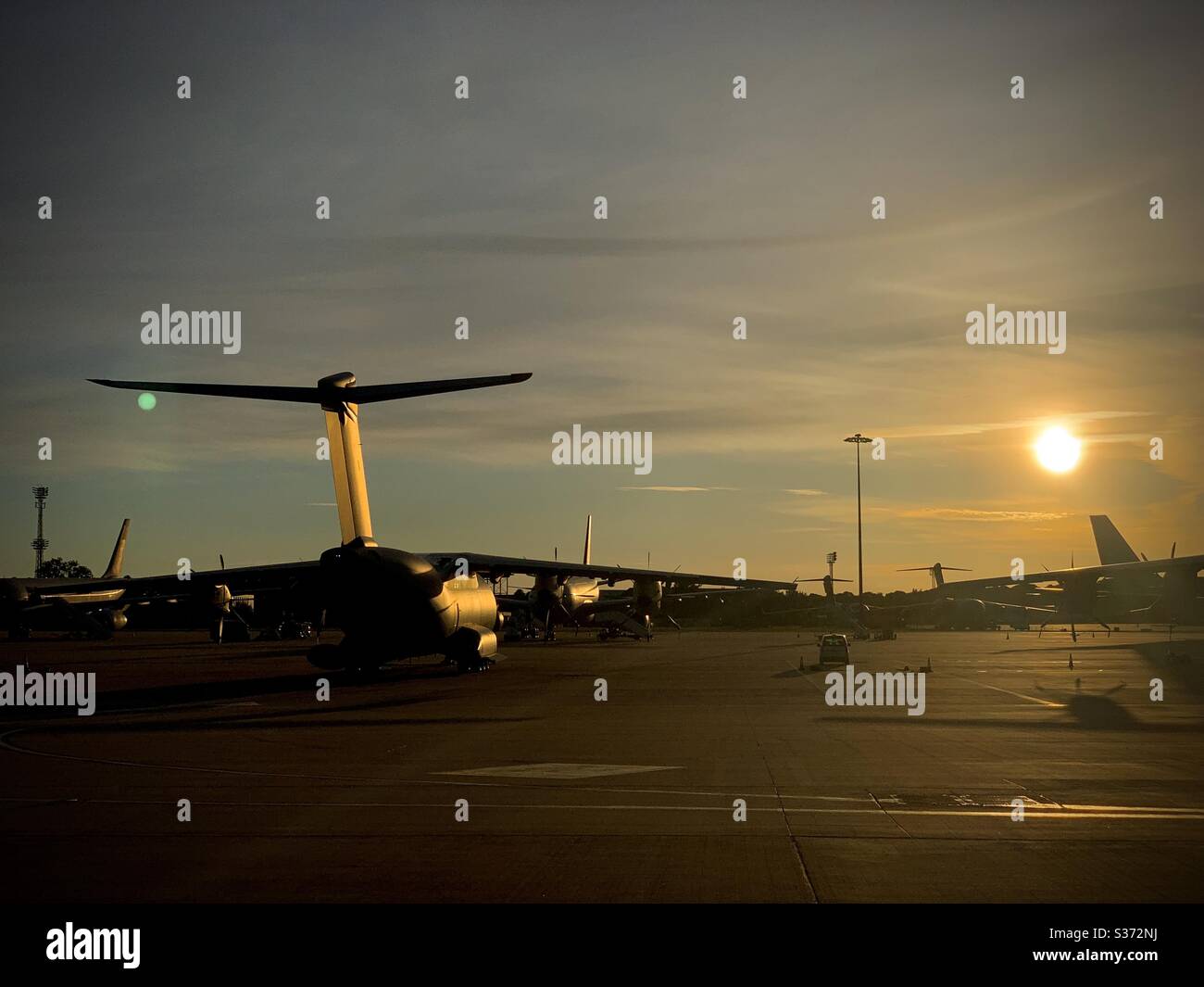 Eine C-17 bei Sonnenuntergang Stockfoto