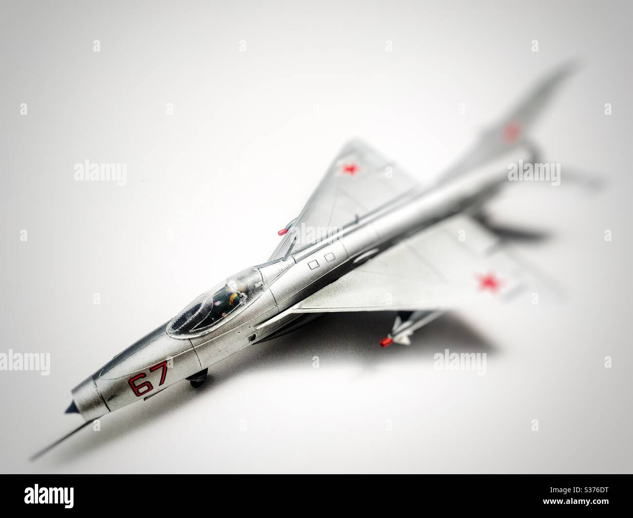 MiG 21 ‘Fishbed’ Plastikmodellflugzeug im Maßstab 1:1/72 Stockfoto