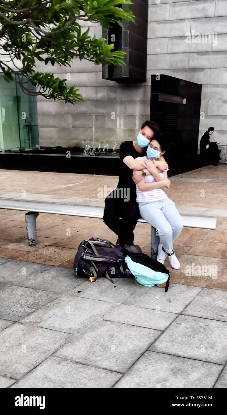 Covid 19 Liebe. - Smartphone-aufgenommenes Stockfoto