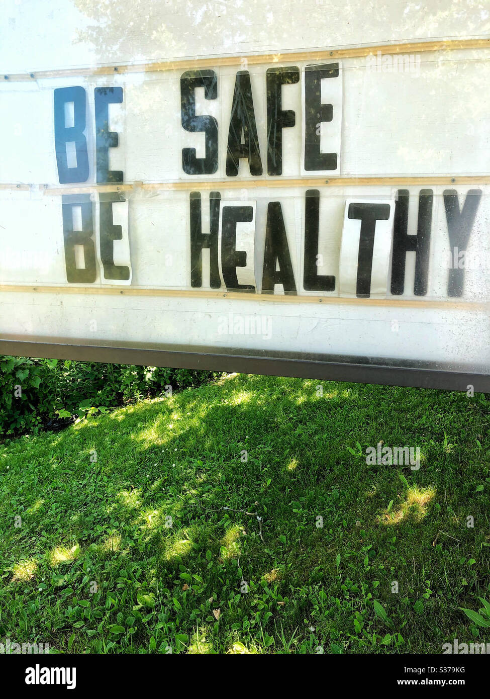 Dieses Zeichen möchte, dass Sie bitte sicher und gesund sein. Gute Ratschläge. Stockfoto
