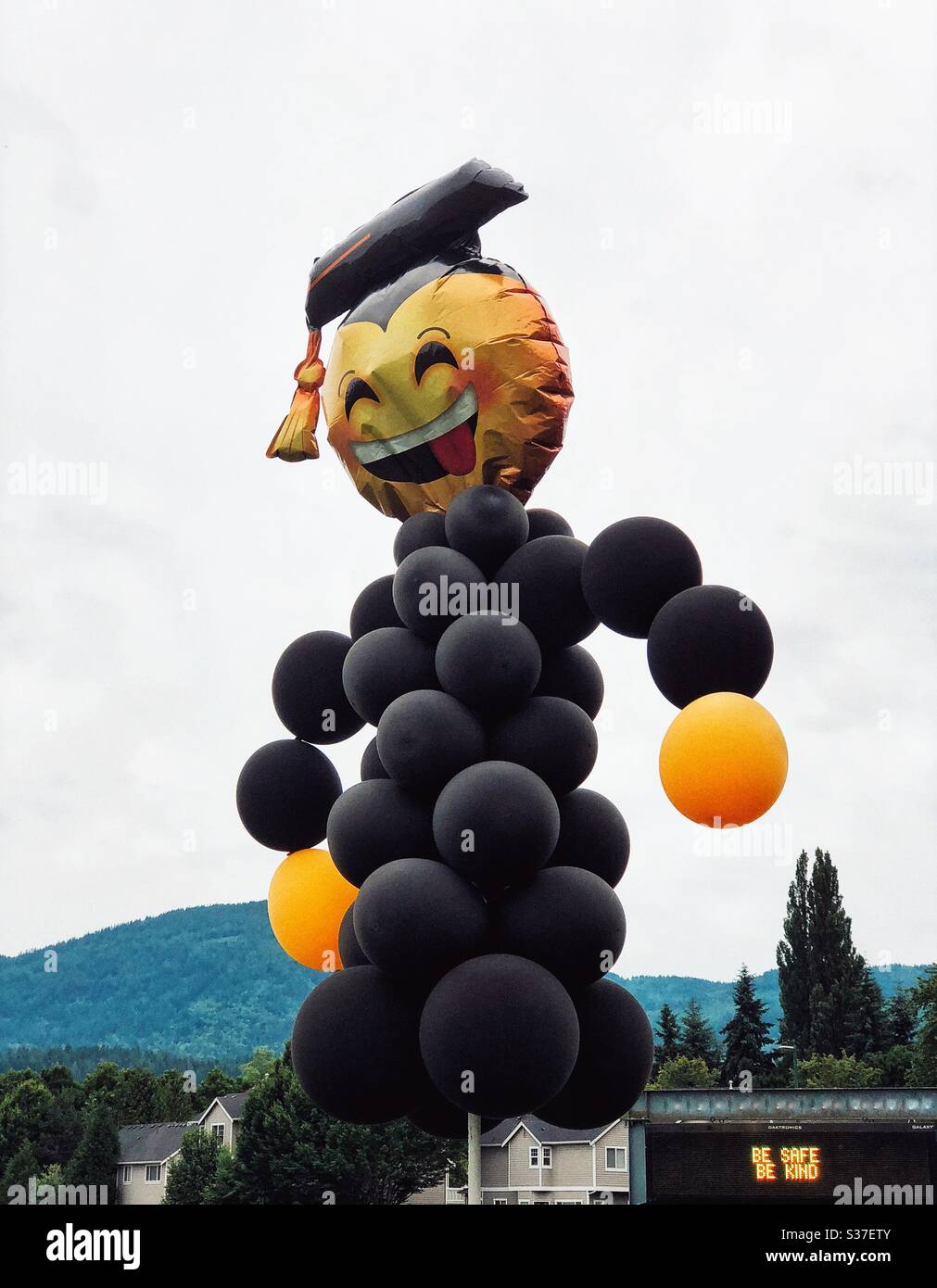 Figur des Studenten aus Ballons in Issaquah, WA Stockfoto