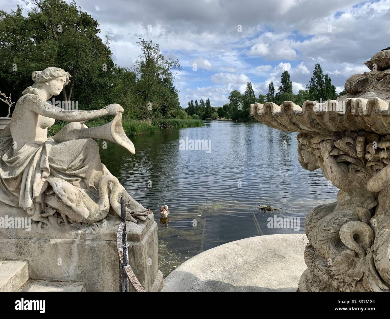 Der italienische wassergarten Fotos und Bildmaterial in hoher