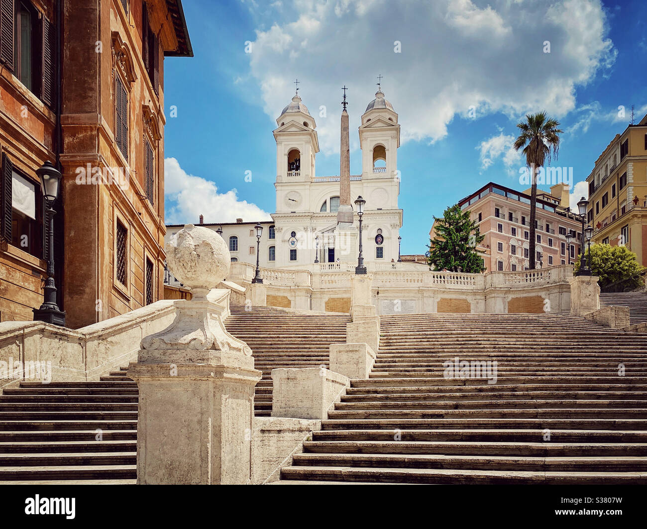 Leere spanische Treppe in Rom - Smartphone-aufgenommenes Stockfoto