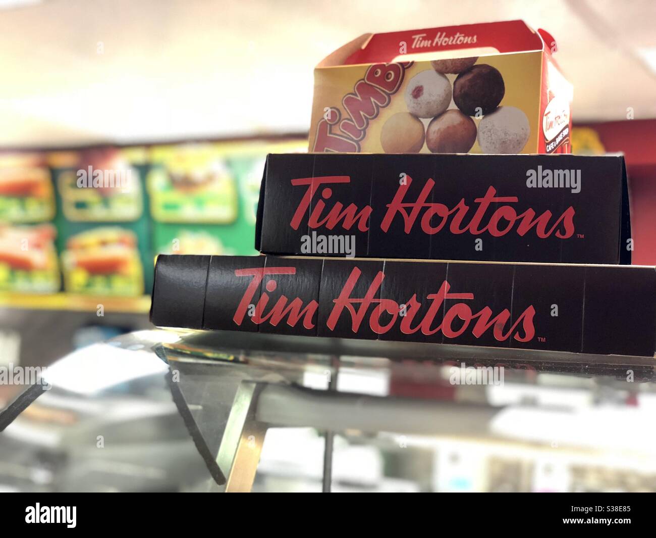 Donut Boxen im Tim Hortons Coffee Shop in New York USA am 15 2018. August Stockfoto