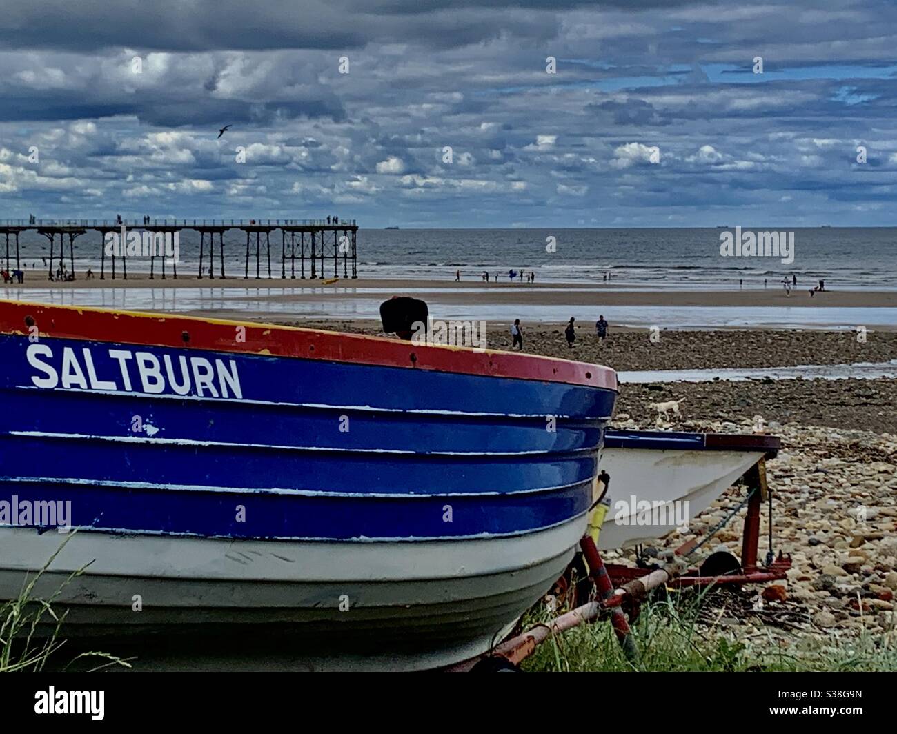 Boot auf Saltburn by the Sea Beach Stockfoto