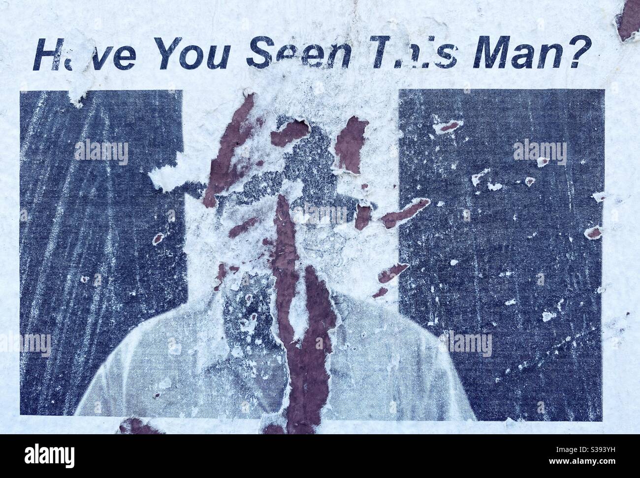 Ironisches „missing Person“-Poster mit zerkratztem Gesicht. Stockfoto