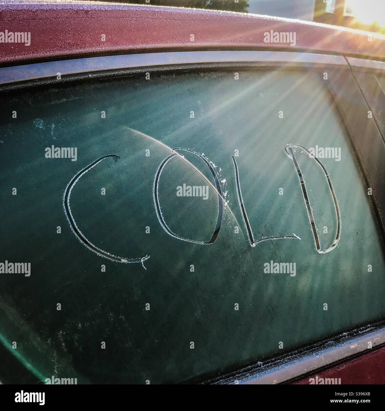 Eis auf einem Autofenster Stockfoto