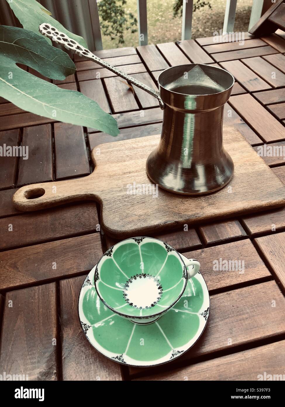 Orientalische kaffeekanne -Fotos und -Bildmaterial in hoher Auflösung –  Alamy