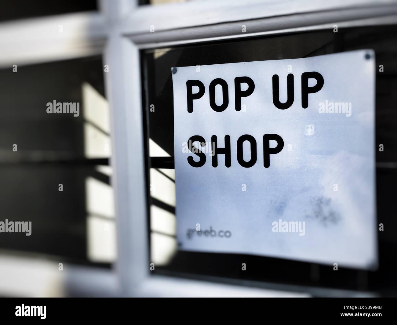 Pop-up-shop - Smartphone-aufgenommenes Stockfoto