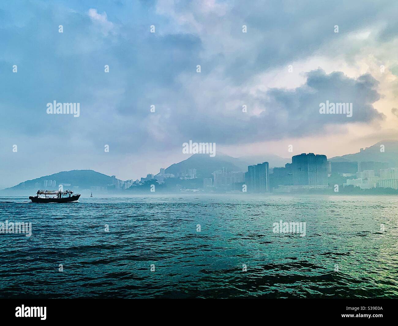 Ein verträumter Morgen in Hongkong. Stockfoto