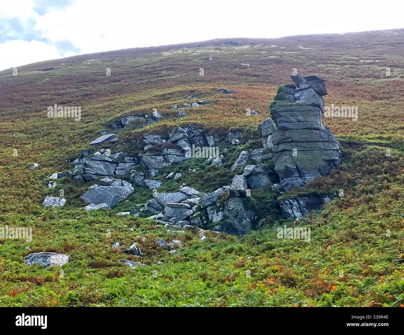 Mutter Meldrums Höhle. Tal der Felsen - Smartphone-aufgenommenes Stockfoto