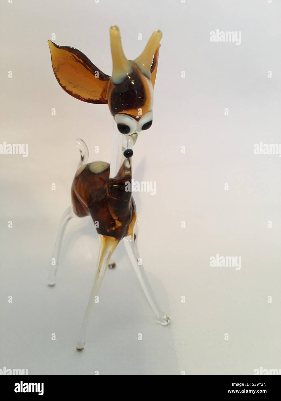 Bambi hirsch -Fotos und -Bildmaterial in hoher Auflösung – Alamy