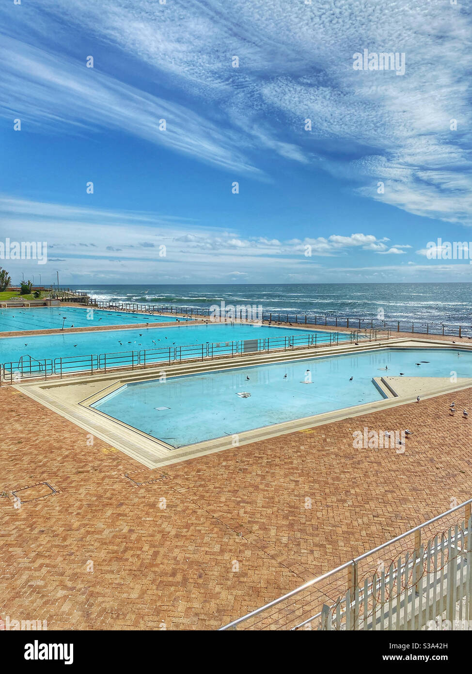 Städtische Schwimmbäder von Seapoint, Kapstadt, Südafrika. Stockfoto