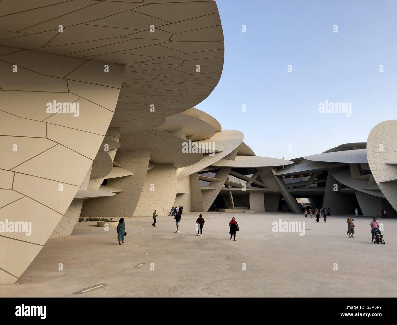 Das ikonische „Desert Rose“ National Museum von Katar Stockfoto