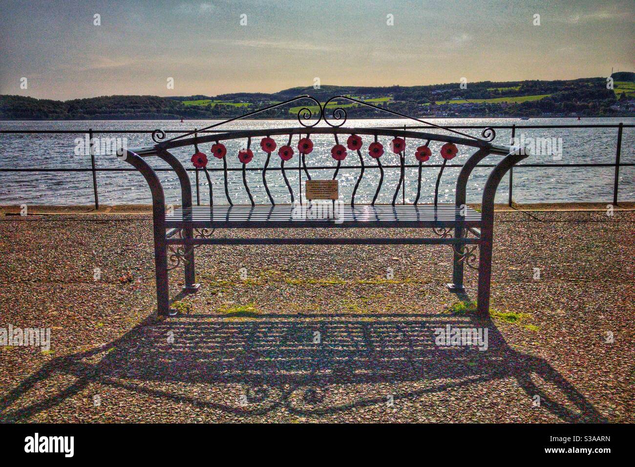 War Memorial Bank im Levengrove Park in Dumbarton, Schottland. Stockfoto