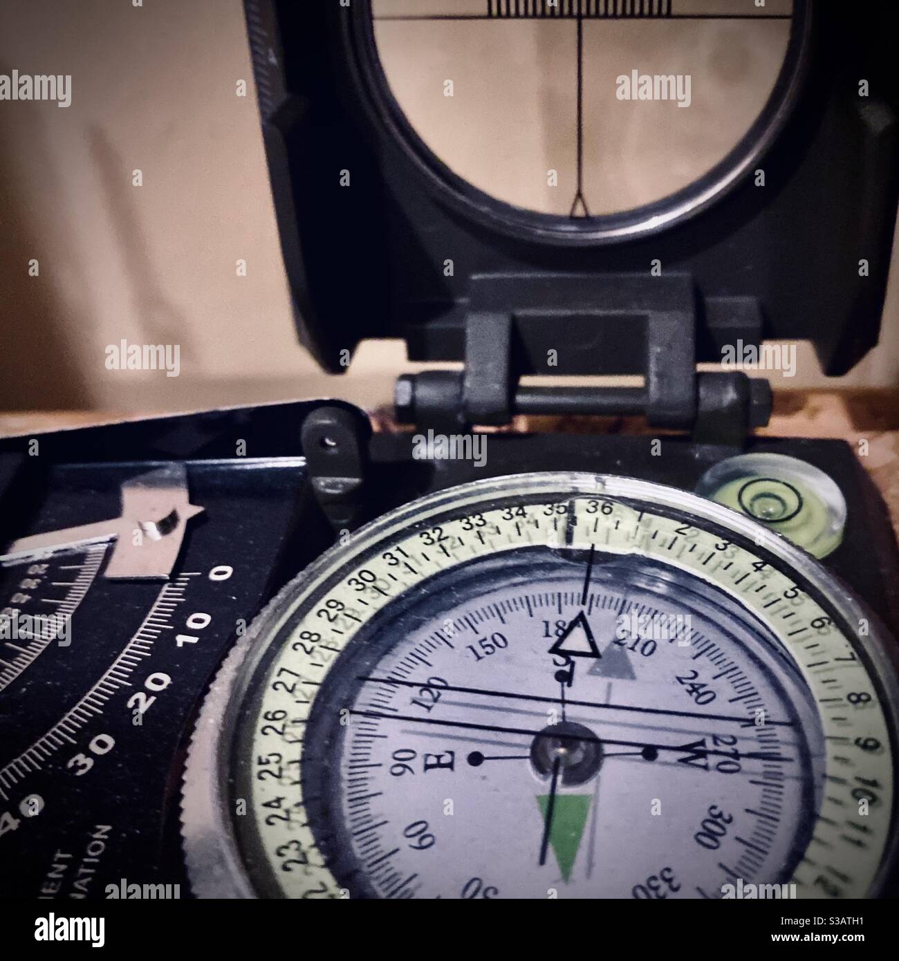 Komplexer Kompass zur Sichtkontrolle Stockfoto
