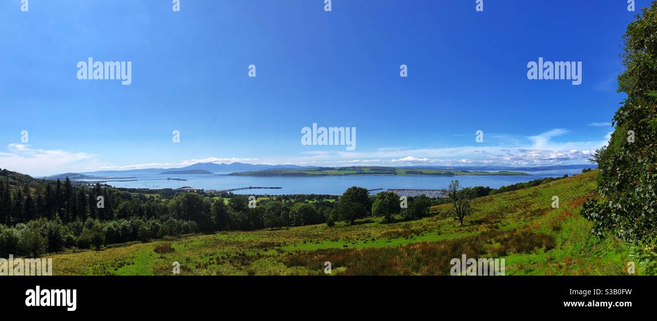 Ansicht von Cumbrae, Little Cumbrae, Bute und Arran von der Westküste Schottlands. Stockfoto