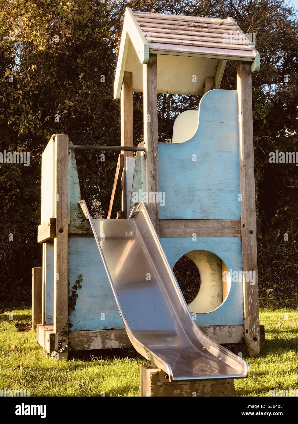 Das lokale Spielhaus in Farbe - Smartphone-aufgenommenes Stockfoto