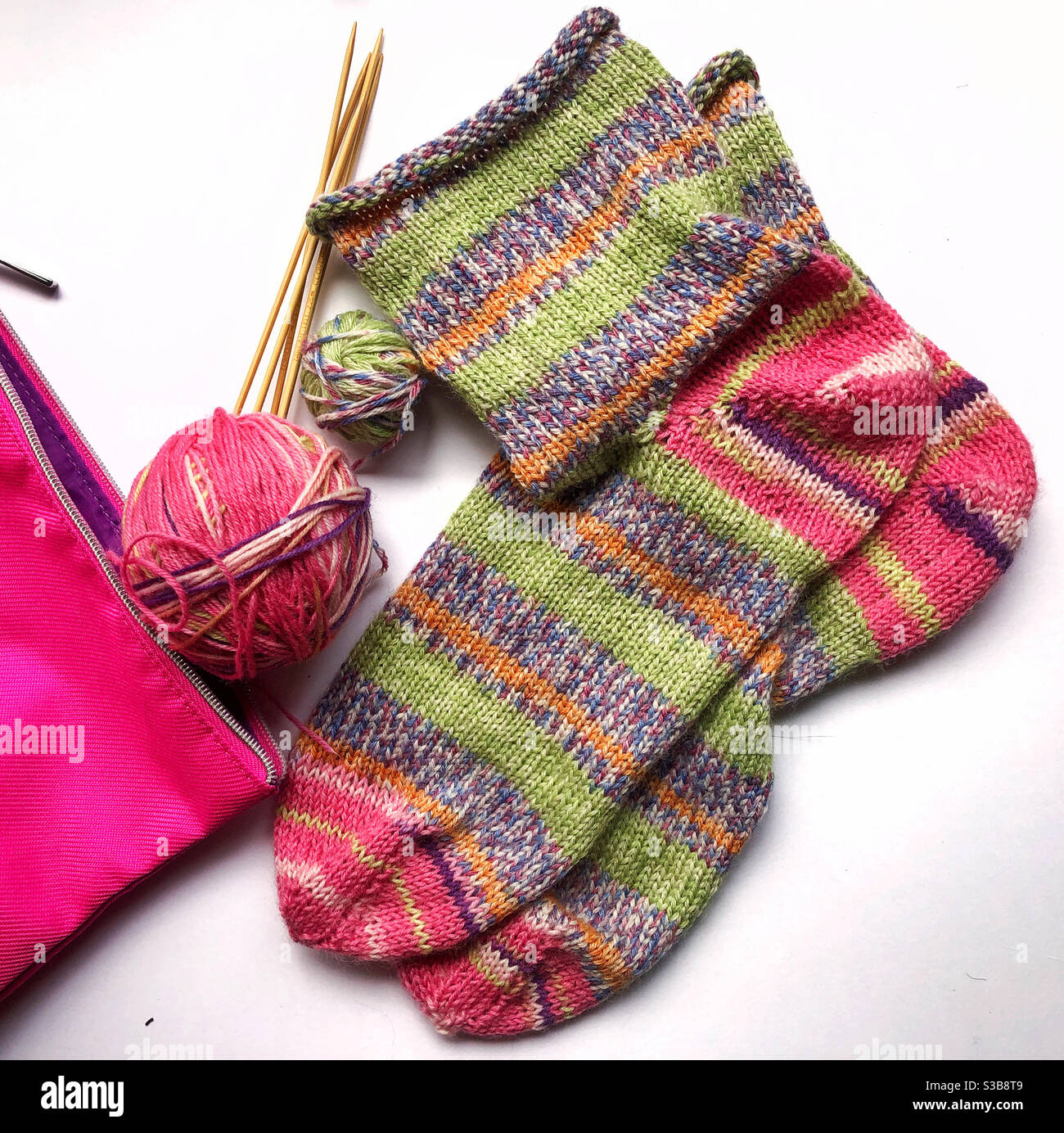 Frisch gestrickte Socken Stockfoto