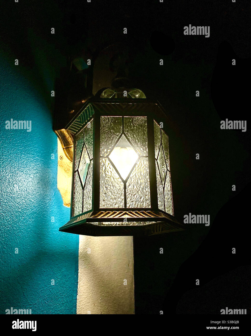 Eine Lampe in der Nacht Stockfoto