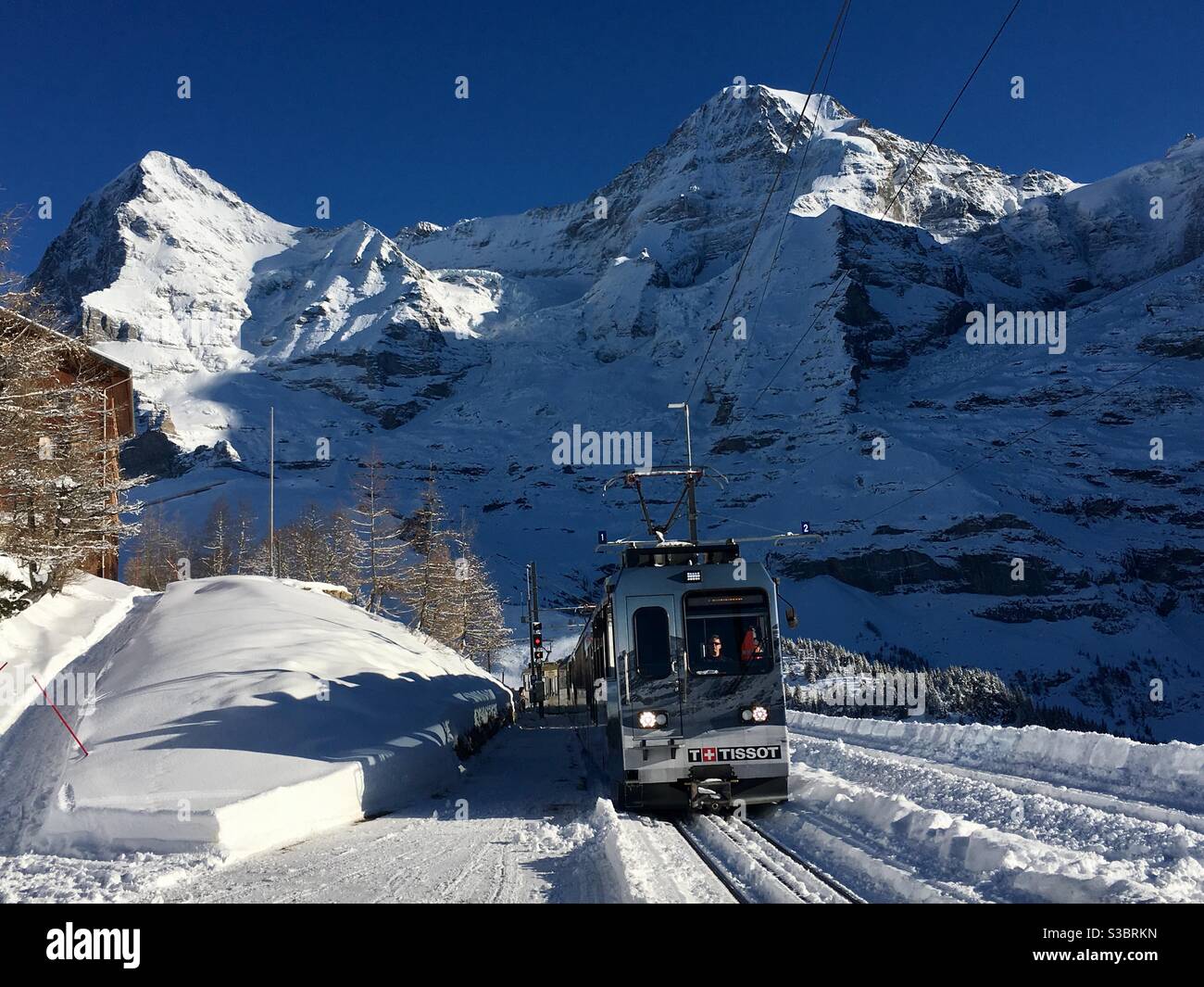 Wengernalpbahn Regen Winter unterhalb kleine Scheidegg, mit mtns Eiger und Mönch, Berner alpen Schweiz Stockfoto