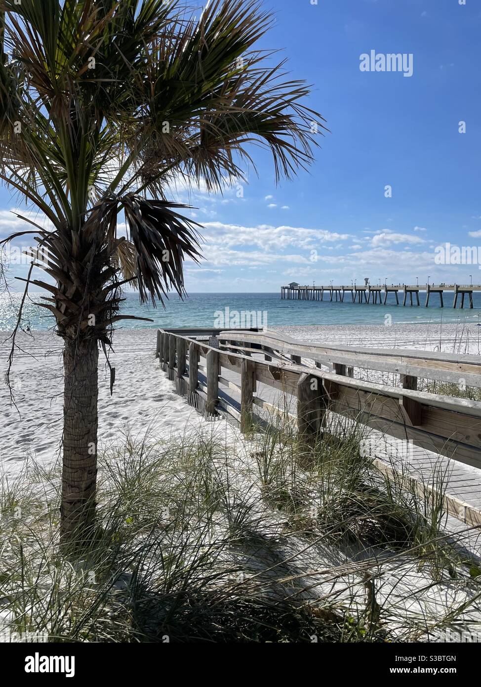 Weißer Sand Florida Strand auf Okaloosa Island Stockfoto