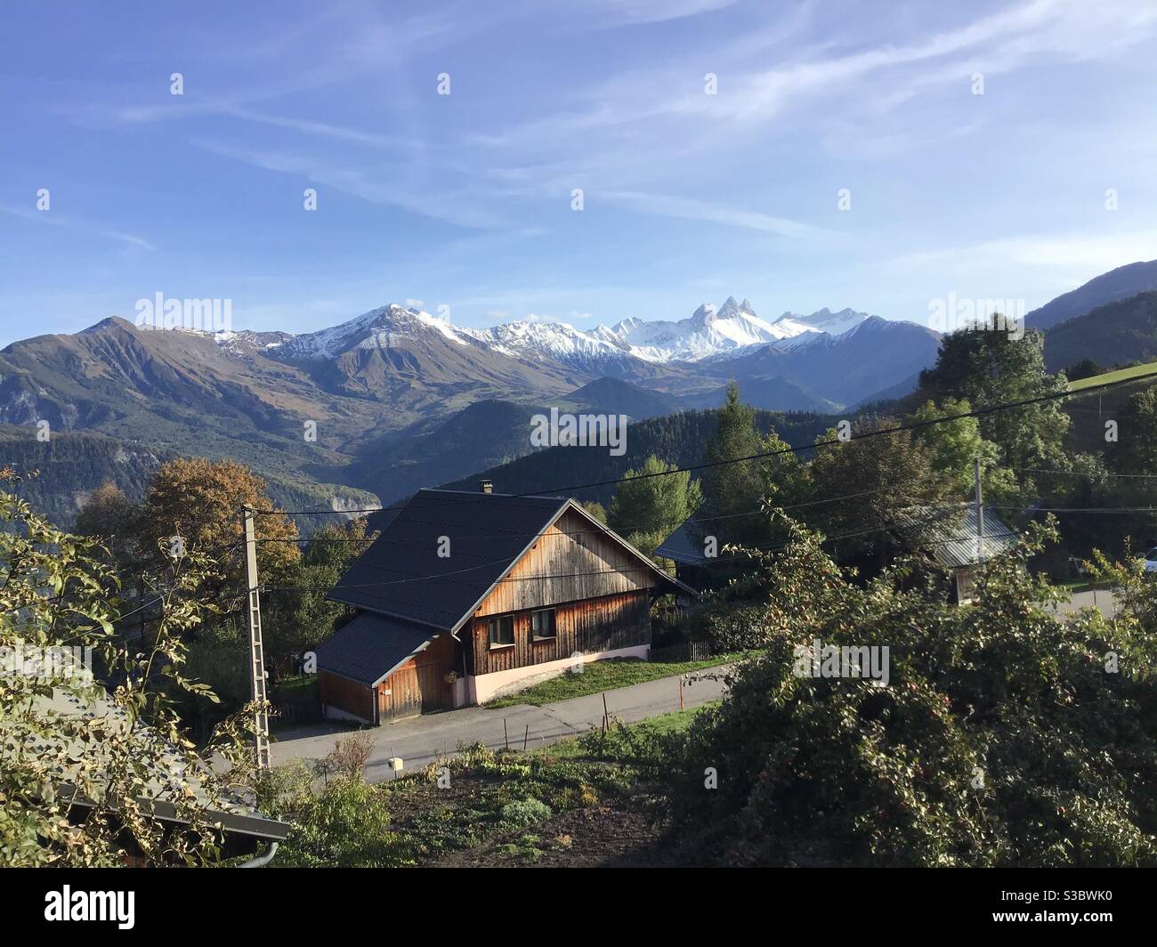 Les aiguilles d’Arves en automne, Maurienne, Savoie, vues de Jarrier Stockfoto