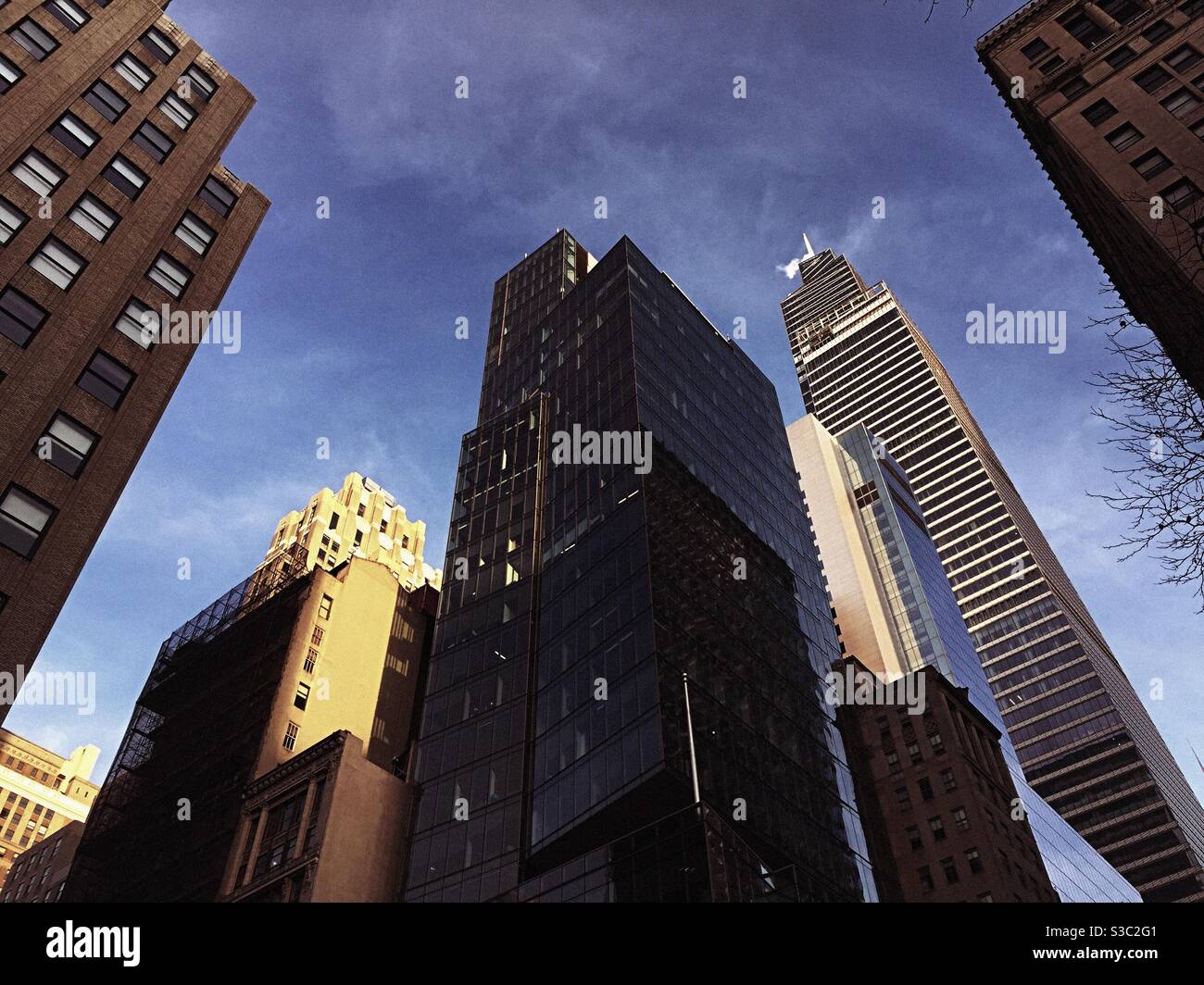 Wolkenkratzer und super Tall One Vanderbilt an der 42nd St. in Midtown Manhattan, NYC, USA Stockfoto