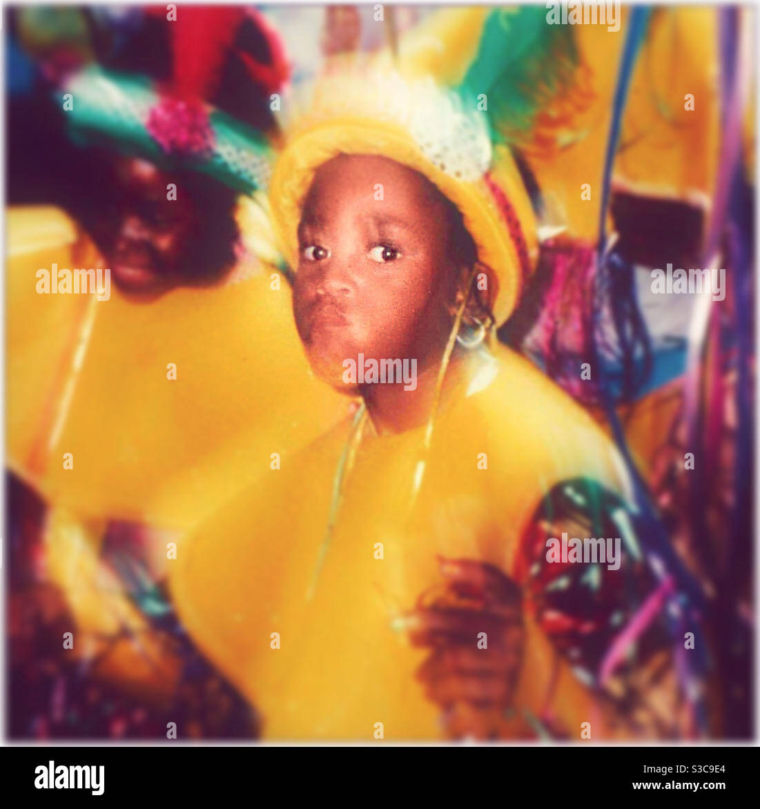 Kind in einem Karnevalskostüm - Smartphone-aufgenommenes Stockfoto