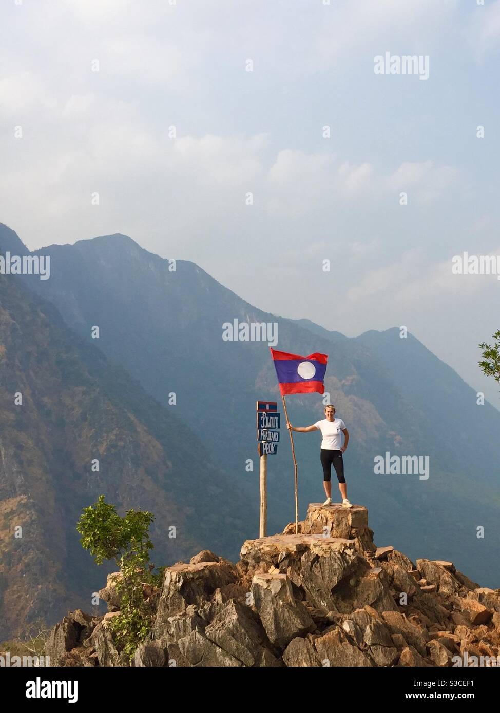 Der Gipfel des Berges... Nong Khiaw Laos Stockfoto Der Gipfel des Berges... Nong Khiaw Laos Stockfoto