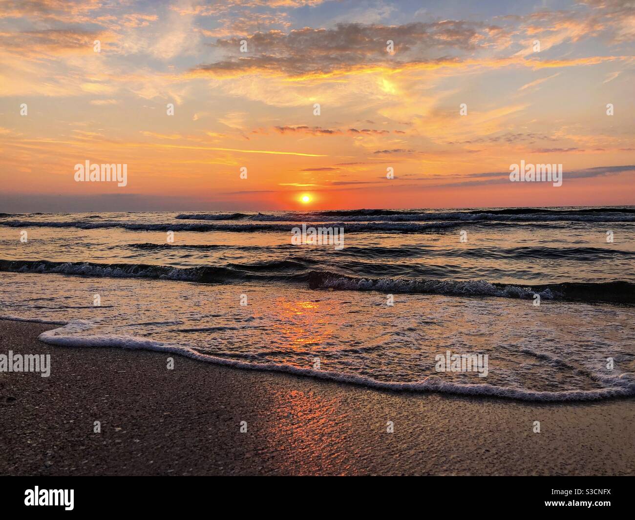 Sonnenaufgang am Meer Stockfoto