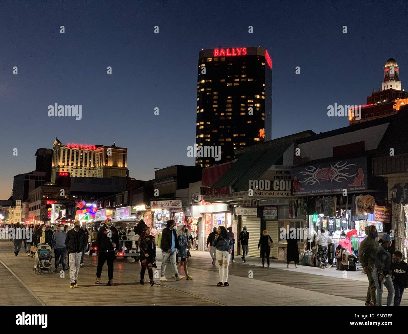 Abend auf dem Boardwalk, Atlantic City, New Jersey, USA Stockfoto