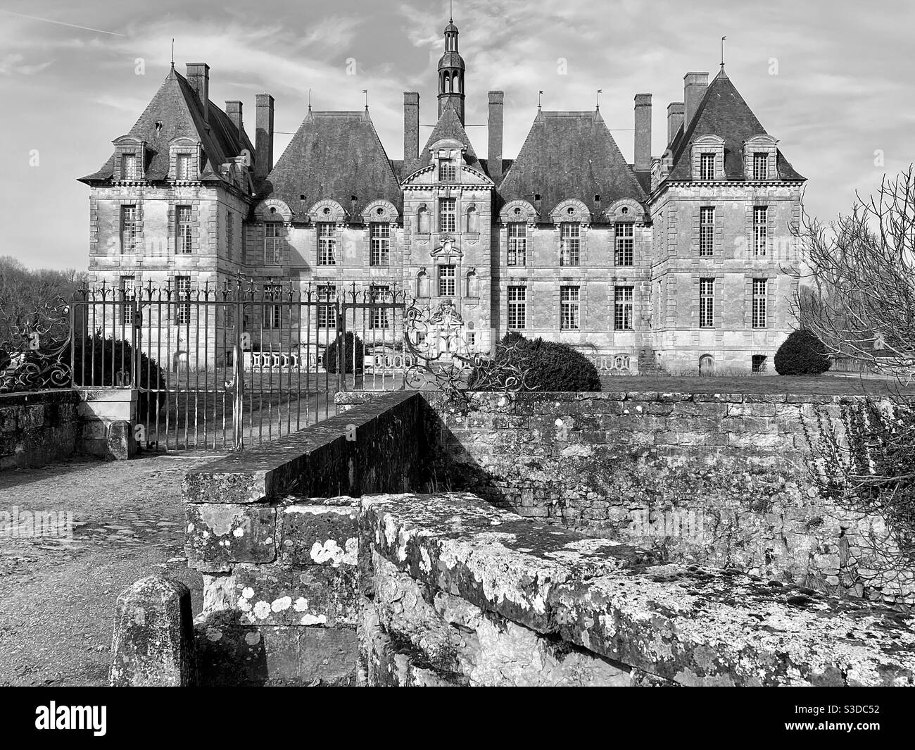 Château de Saint-Loup sur Thouet Frankreich - Smartphone-aufgenommenes Stockfoto