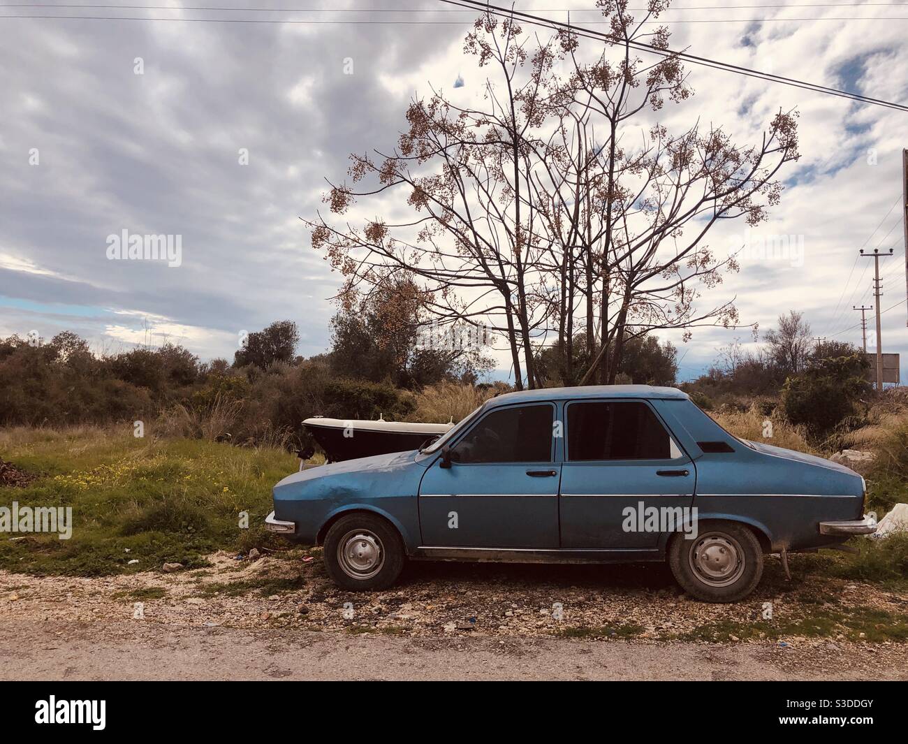 Blaue Oldtimer Seitenansicht - Smartphone-aufgenommenes Stockfoto