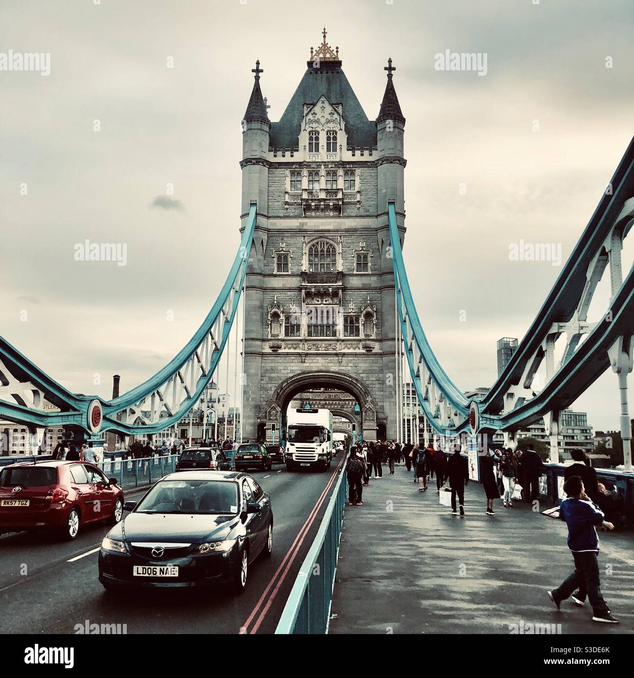 Tower Bridge, London, Vereinigtes Königreich - Smartphone-aufgenommenes Stockfoto