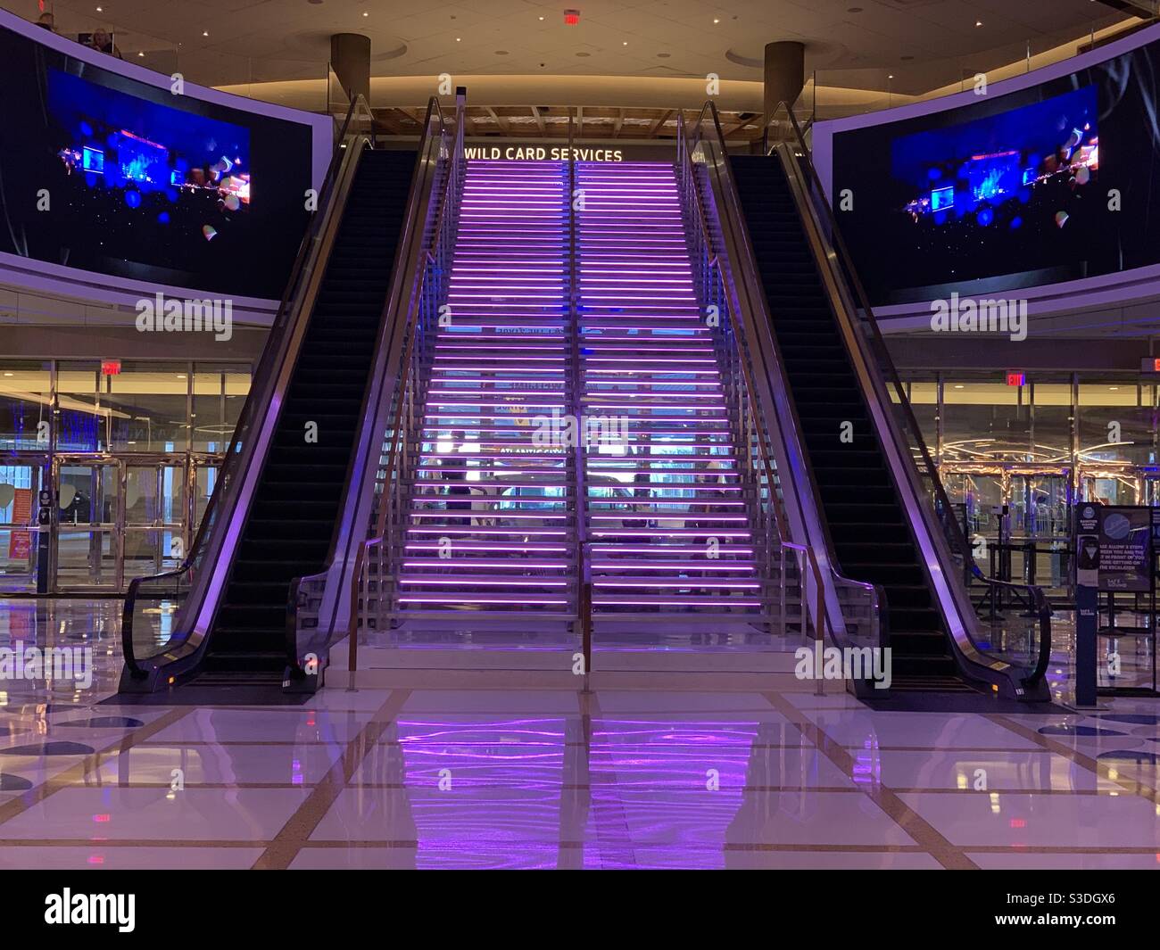 Rolltreppen, Hard Rock Hotel and Casino, Atlantic City, New Jersey, USA - Smartphone-aufgenommenes Stockfoto