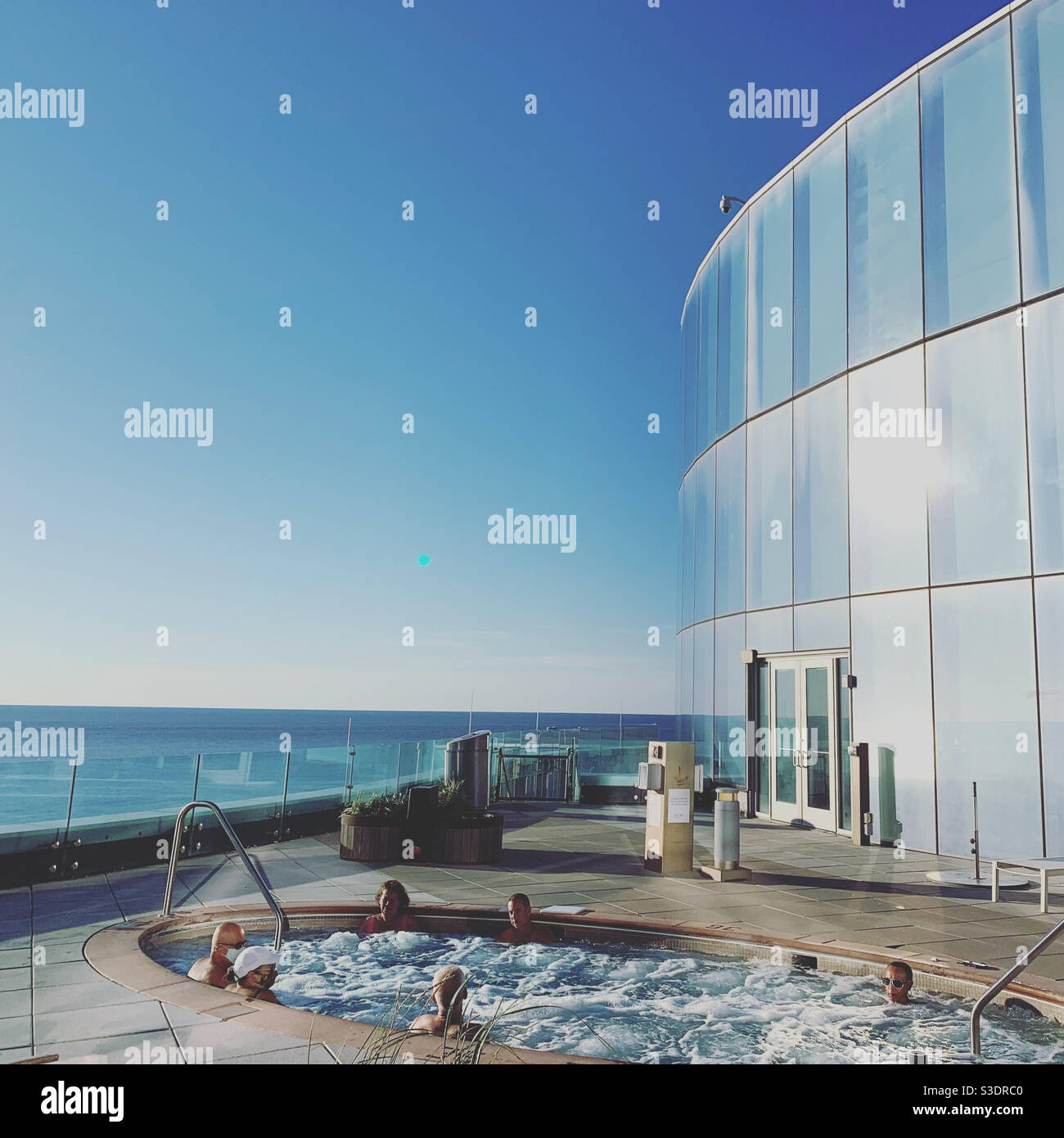 Der Whirlpool in der Nähe des Eclipse Pools im Ocean Casino Resort, Atlantic City, New Jersey, USA Stockfoto