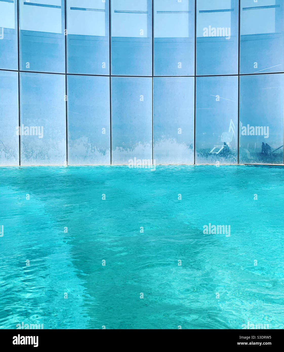 Oktober 2020. Im Außenbereich des Eclipse Indoor/Outdoor Pools, Ocean Casino Resort, Atlantic City, New Jersey, USA - Smartphone-aufgenommenes Stockfoto