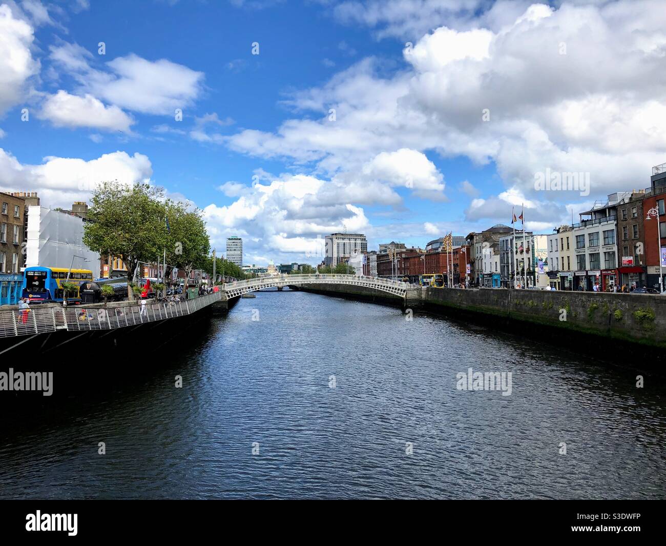 Fluss Liffey, Dublin, Irland - Smartphone-aufgenommenes Stockfoto
