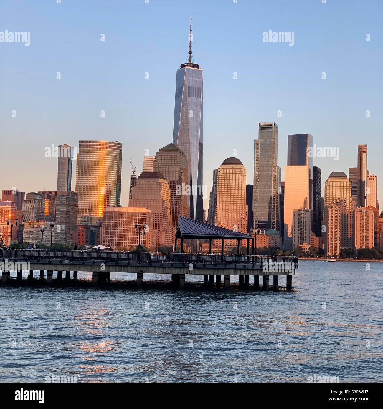 Ein Blick auf Lower Manhattan, New York, New York von Jersey City, New Jersey, USA Stockfoto