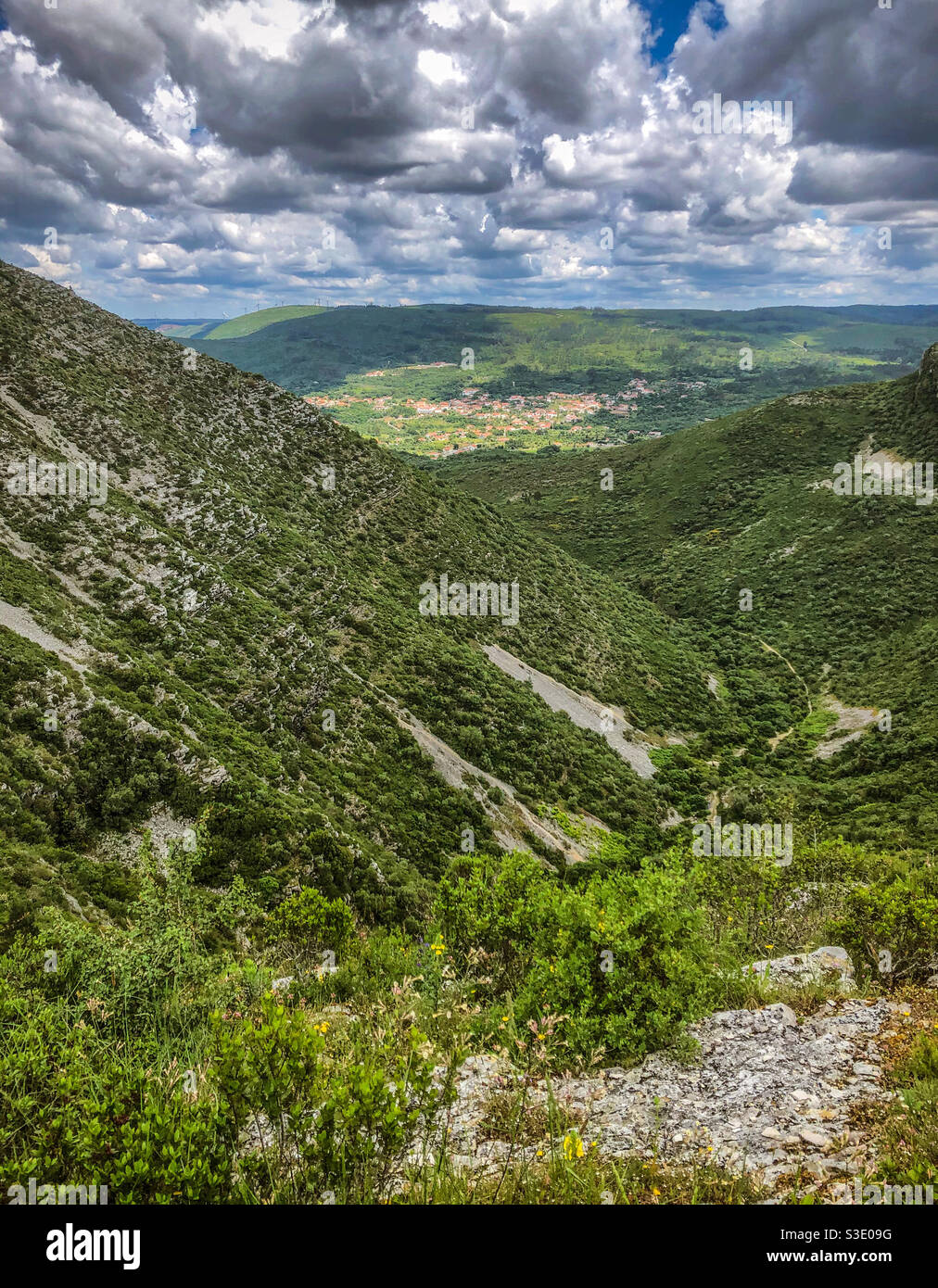 Landschaft um Fórnea, Chão das Pias, Porto de Mòs, Zentralportugal - Mai 2020 Stockfoto