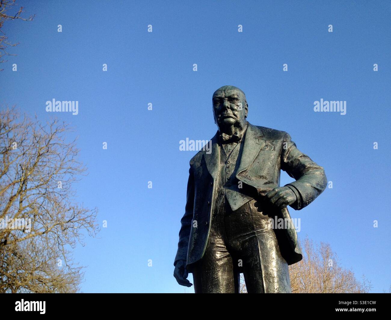 Winston Churchill-statue - Smartphone-aufgenommenes Stockfoto