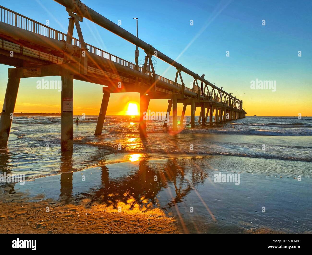 Morgen Sonnenaufgang Strandspaziergänge ☀️ Stockfoto